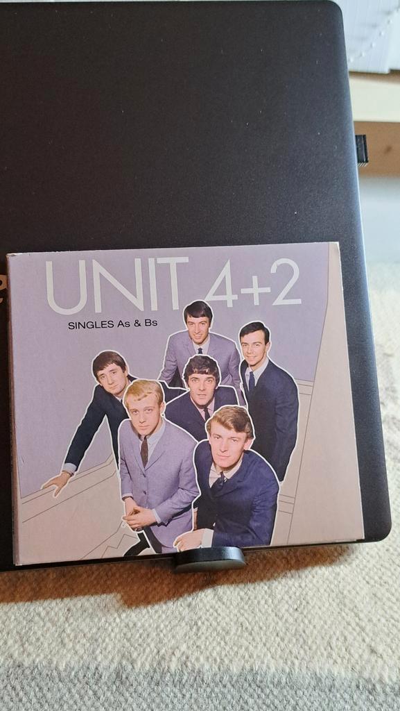 Cd  Unit 4 + 2  Singles  As & Bs, Cd's en Dvd's, Cd's | Pop, Zo goed als nieuw, 1960 tot 1980, Ophalen of Verzenden