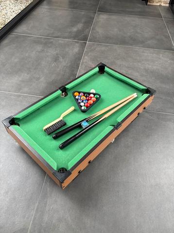 Mini Pooltafel - Compleet & Leuk! beschikbaar voor biedingen