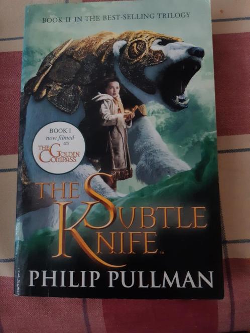 Philip pullman:the subtle knife golden kompas 9781407104072., Boeken, Fantasy, Gelezen, Ophalen
