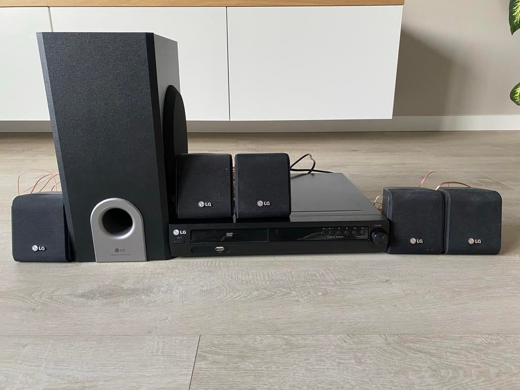 LG DVD Home Cinema Set - HT202SF, Ophalen, Zo goed als nieuw, 5.1-systeem, Dvd-speler