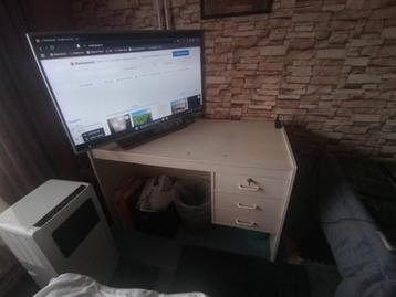 gratis bureau beschikbaar voor biedingen