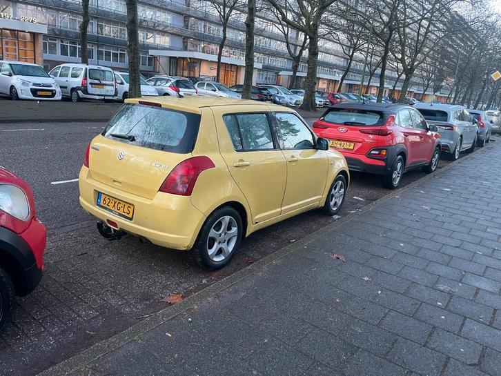 Suzuki Swift 1.3 5DR BOUWJAAR 2007 Geel. Nieuwe APK, Auto's, Hyundai, Particulier, i30, ABS, Airconditioning, Centrale vergrendeling