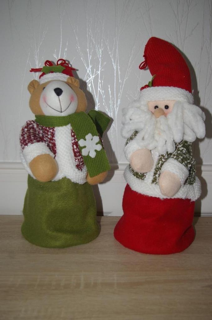 Twee kerstfiguren met springveren   Z.g.a.n., Diversen, Kerst, Zo goed als nieuw, Ophalen of Verzenden