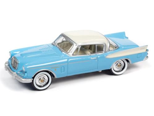 1957 Studebaker Golden Hawk van Johnny Lightning blue, Hobby en Vrije tijd, Modelauto's | Overige schalen, Nieuw, Auto, Ophalen of Verzenden