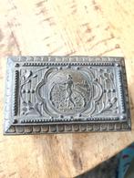 Antiek sieradendoosje met reliëf, Ophalen