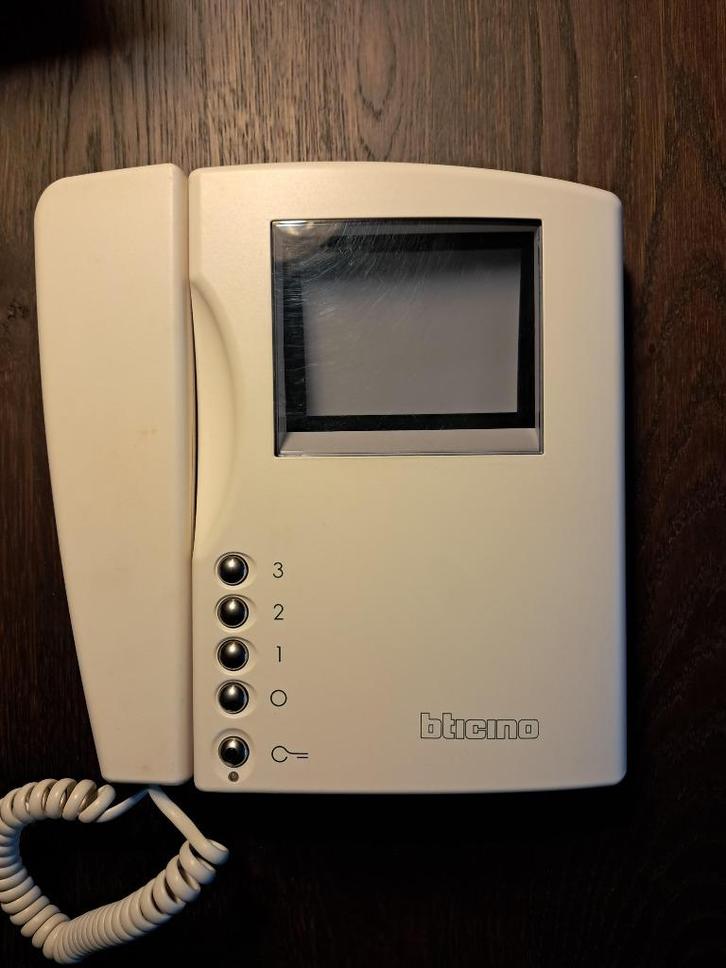 BTCINO VIDEO INTERCOM, Huis en Inrichting, Deurbellen, Gebruikt, Bedraad, Ophalen
