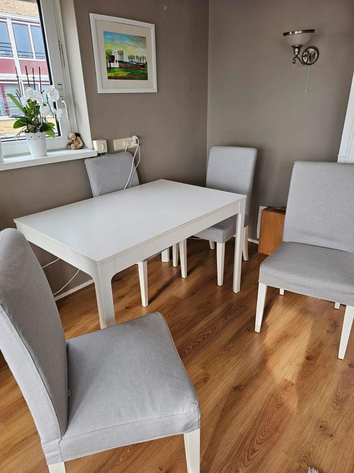 Eettafel set met uittrekbare tafel en 4 stoelen, Huis en Inrichting, Tafels | Eettafels, Zo goed als nieuw, 50 tot 100 cm, 100 tot 150 cm