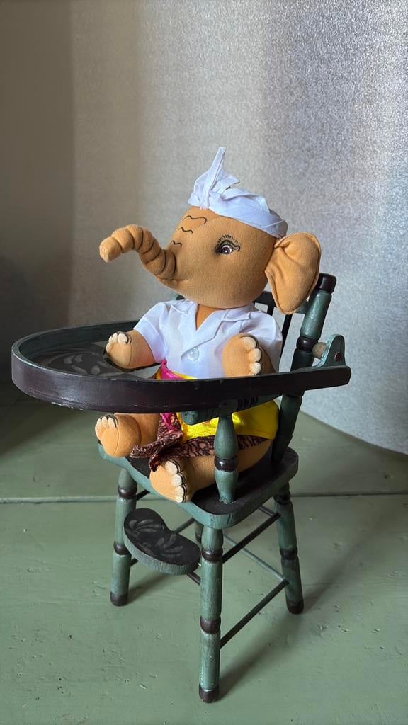 Hout poppenstoeltje, Ophalen of Verzenden, Zo goed als nieuw