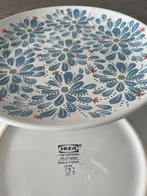 IKEA Borden met Bloemenmotief - Set van 2, Huis en Inrichting, Keuken | Servies, Ophalen of Verzenden, Zo goed als nieuw, Bord(en)