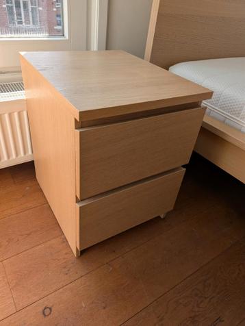 IKEA Malm bed met nachtkastjes - afbeelding 3