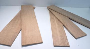 Eikenhouten plankjes beschikbaar voor biedingen