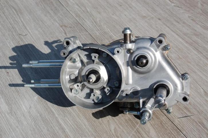 volledig gereviseerde 3 bak voet, Fietsen en Brommers, Brommeronderdelen | Kreidler, Zo goed als nieuw, Blok, Ophalen