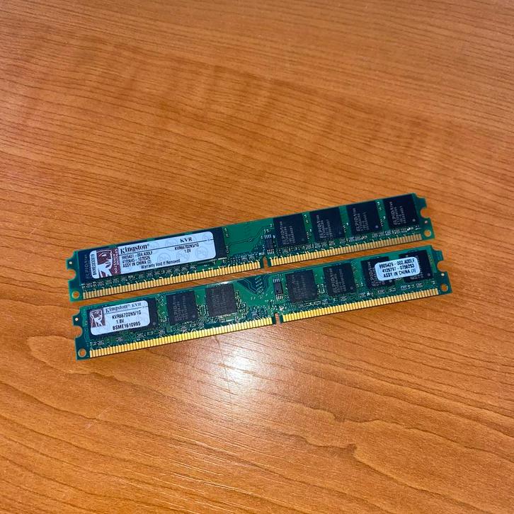 Kingston 2GB PC2 5300U DDR2 ( 2x 1GB ), Computers en Software, RAM geheugen, Gebruikt, Desktop, 2 GB, DDR2, Ophalen of Verzenden