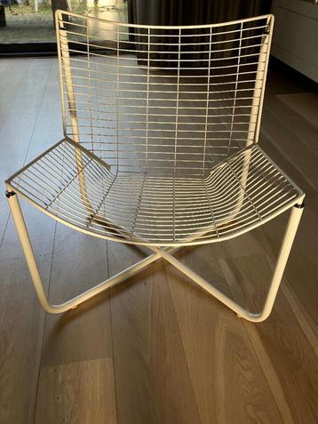 Jarpen draadstoel van Niels Gammelgaard. Origineel uit 1983 beschikbaar voor biedingen