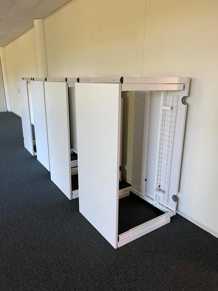 Haworth bureau 140x70, Wit, voor studentenwoning of slaapk., Huis en Inrichting, Bureaus, Gebruikt, Bureau, Ophalen