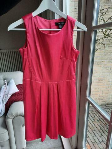 NIEUW! Amisu Fuchsia Roze Glanzende Feestjurk Maat 34 XS beschikbaar voor biedingen