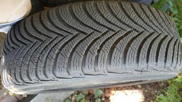 Winterbanden 185/65R15 met velgen bijna nieuw beschikbaar voor biedingen