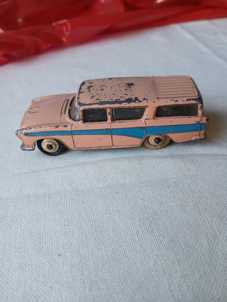 Nash Rambler two tone.  Dinky toys 173, Ophalen of Verzenden, Auto, Dinky Toys