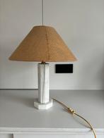 Vintage tafellamp marmeren voet en rotan kap, Huis en Inrichting, Lampen | Tafellampen, Zo goed als nieuw, Ophalen