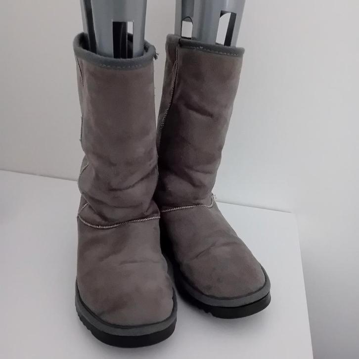 Ugg laarzen maat 7 maat 38, Kleding | Dames, Schoenen, Gedragen, Hoge laarzen, Grijs, Ophalen of Verzenden