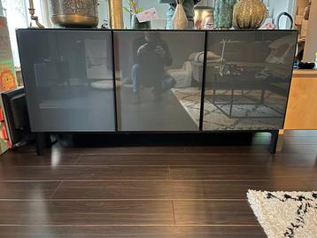 Silas dressoir, donkerturkoois glas.Merk; MADE beschikbaar voor biedingen