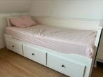 Hemnes bed, Huis en Inrichting, Slaapkamer | Bedden, Ophalen, Eenpersoons, Wit, Zo goed als nieuw