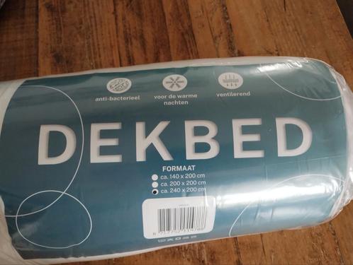 Nog maar één gloednieuw dekbed 240/200, tegen warme nachten!, Huis en Inrichting, Slaapkamer | Beddengoed, Nieuw, Deken of Dekbed