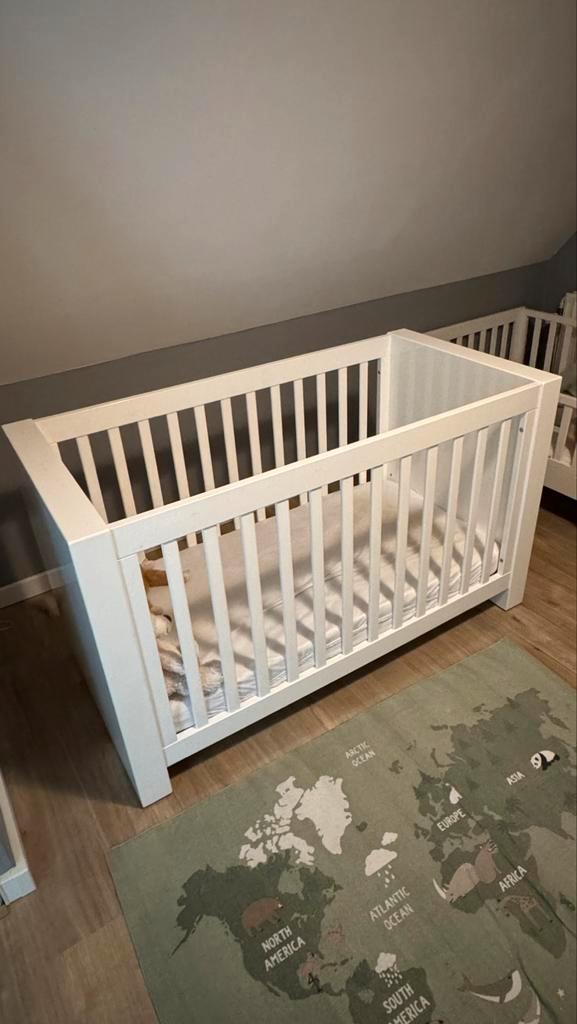 Kidsmill ledikant Alaska wit evt incl antislipmat en matras, Kinderen en Baby's, Kinderkamer | Complete kinderkamers, Zo goed als nieuw
