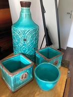 Vaas / bloempot aardewerk turquoise met droogbloemen, Huis en Inrichting, Overige kleuren, Aardewerk of Porselein, Ophalen of Verzenden