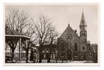 Tholen Markt met RK Kerk (kiosk) 1948, Verzamelen, Ansichtkaarten | Nederland, Ophalen, 1940 tot 1960, Ongelopen, Zeeland