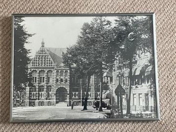 Ingelijste foto Groninger Museum beschikbaar voor biedingen