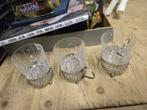 3 theeglazen kristalachtig, Ophalen