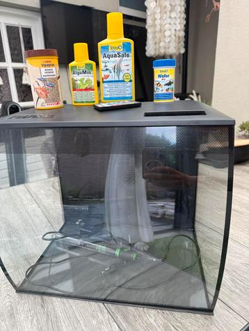 Aquarium Met toebehoren beschikbaar voor biedingen