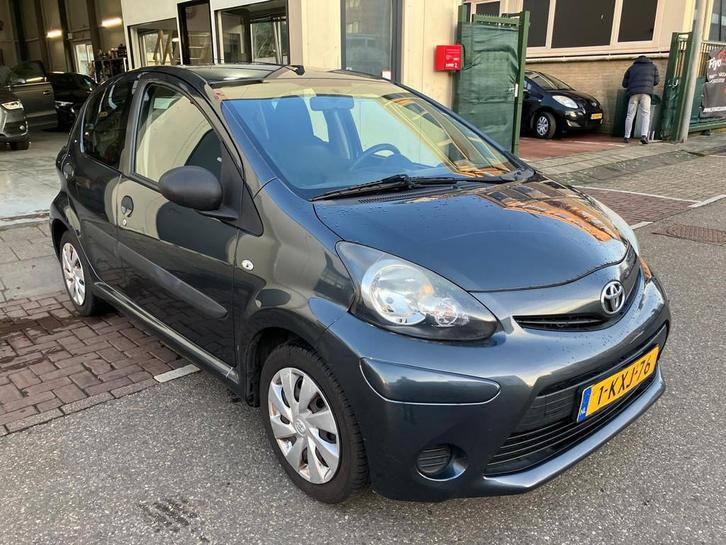 Toyota Aygo 1.0 VVT-i Now 2013 Airco, Auto's, Toyota, Bedrijf, Te koop, Aygo, Benzine, Euro 5, A, Hatchback, Handgeschakeld, Origineel Nederlands