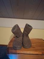 Ugg 38, Kleding | Dames, Schoenen, UGG, Bruin, Lage of Enkellaarzen, Ophalen of Verzenden