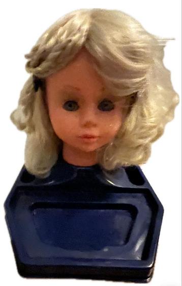 Vintage kap en make up pop beschikbaar voor biedingen