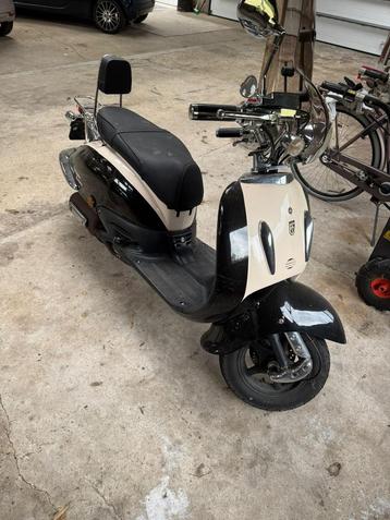 Mooie scooter merk BTC beschikbaar voor biedingen