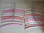 19 x roze houten kledinghanger, Ophalen of Verzenden, Zo goed als nieuw