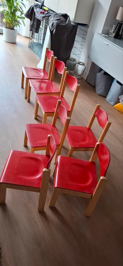 Rode kinderstoeltjes (7 stuks) - peuter/kleuter, Kinderen en Baby's, Kinderkamer | Tafels en Stoelen, Gebruikt, Stoel(en), Ophalen of Verzenden