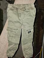 Stoere groene cargo broek maat 116, Kinderen en Baby's, Kinderkleding | Maat 116, Ophalen of Verzenden, Jongen, Broek