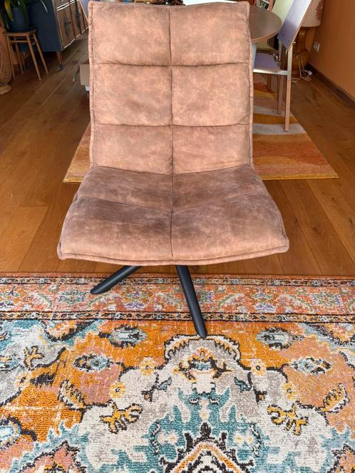 Draai stoel Clayton van Leenbakker. Kleur lichtbruin, taupe, Huis en Inrichting, Fauteuils, Gebruikt, Ophalen of Verzenden