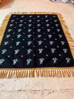 Retro tafelkleed geborduurd zwart met bloemen 156/126, Huis en Inrichting, Tafelkleden, Gebruikt, Etten-Leur, DJT@dejuistetoon.eu