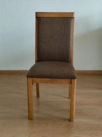 4 Eetkamerstoelen beschikbaar voor biedingen