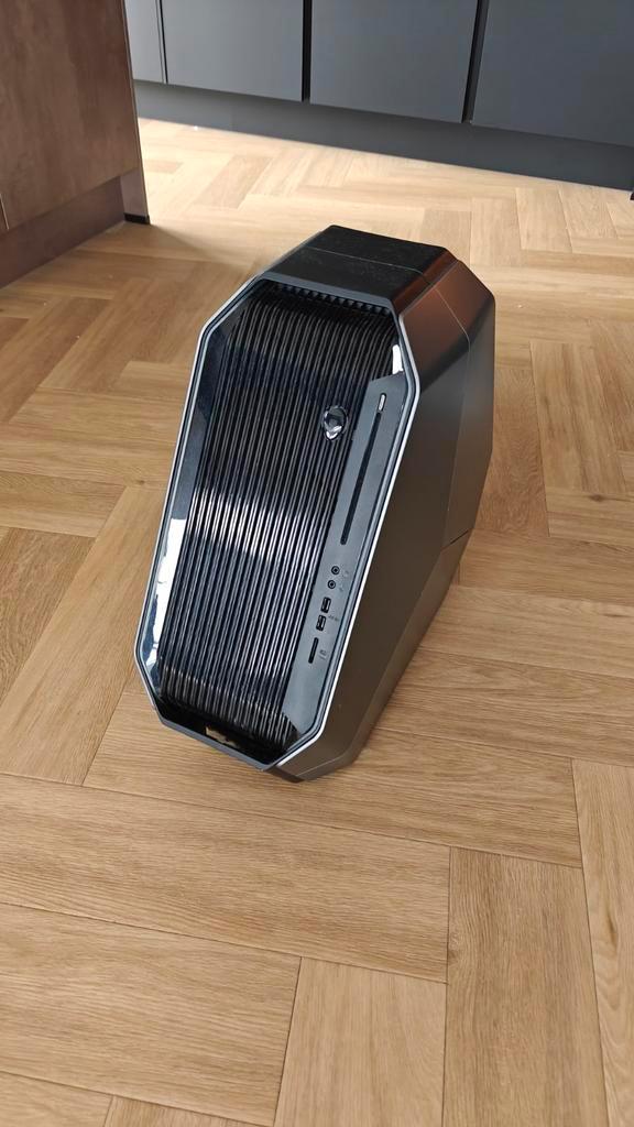 Unieke Alienware area 51 case te koop, Computers en Software, Computerbehuizingen, Gebruikt, Ophalen of Verzenden