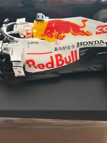 Max verstappen rb 16b beschikbaar voor biedingen