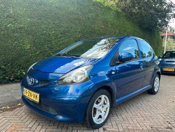 Toyota Aygo 1.0 12V Vvt-i 5DRS 2008 Blauw Airco/Rijd Super! beschikbaar voor biedingen