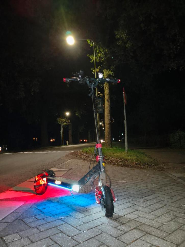 Motus 10 sport pro e -step, Fietsen en Brommers, Steps, Gebruikt, Elektrische step (E-scooter), Ophalen of Verzenden