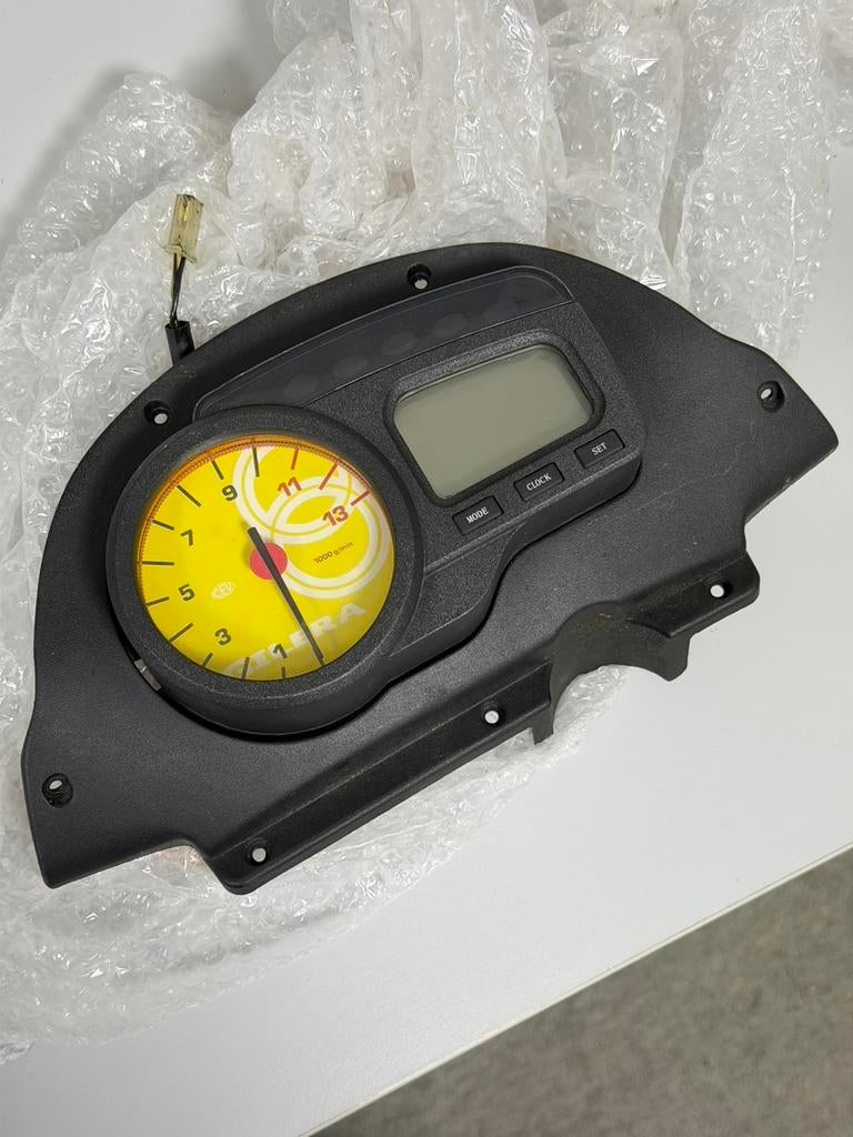 Gilera DNA 50 cc Teller / Dashboard clock Odometer OEM, Fietsen en Brommers, Brommeronderdelen | Algemeen, Zo goed als nieuw, Overige typen