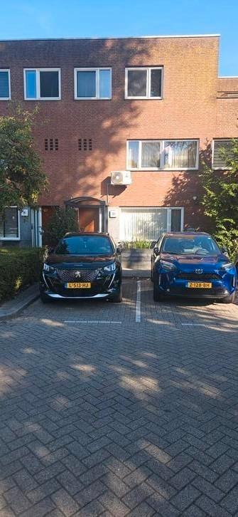 Mooie ruime eensgezinswoning in Rotterdam Zuid. beschikbaar voor biedingen