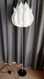 Vintage Knappa Tulpan vloerlamp - Brylle & Jacobsen - Ikea, Huis en Inrichting, Lampen | Vloerlampen, Ophalen, Gebruikt, Metaal